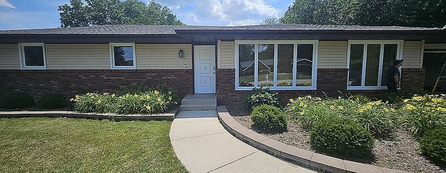 Photo of 3247 Cavendish Dr, Rockford, IL