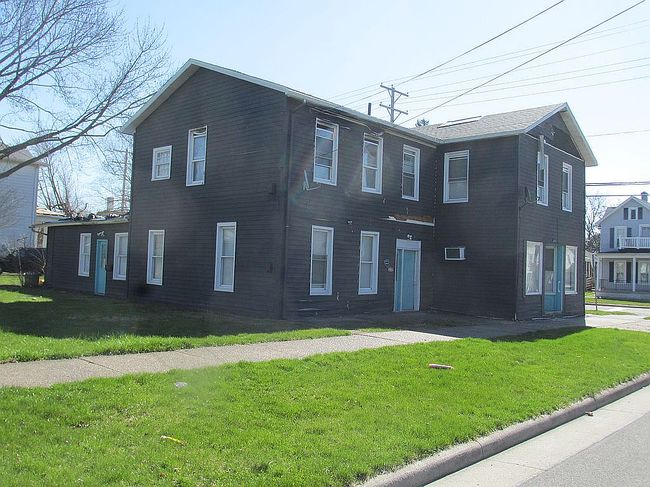 Image of 332 Lawrence St