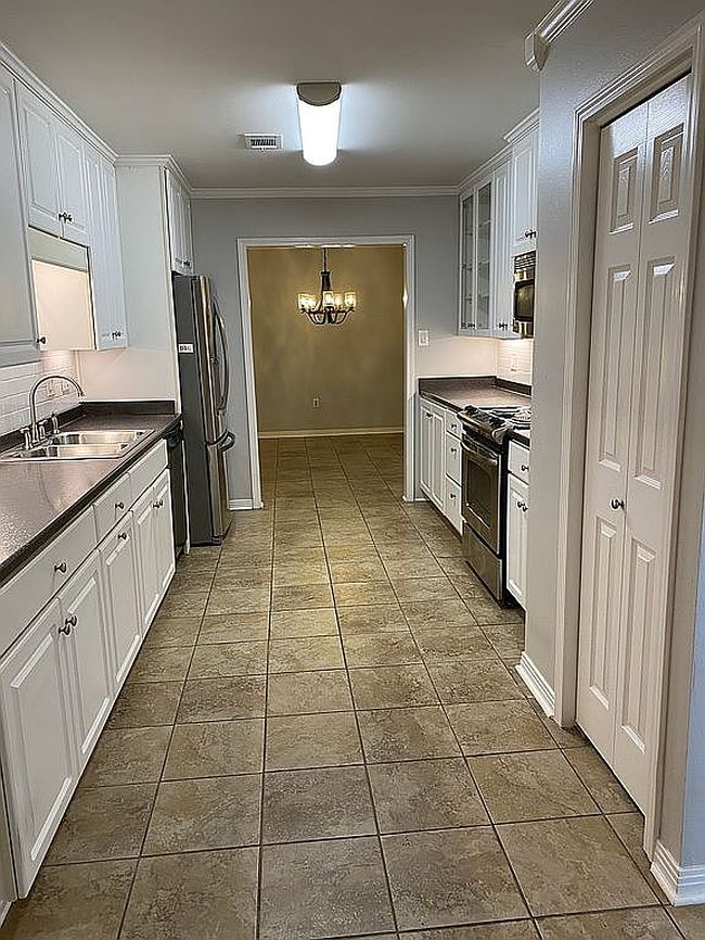Photo of 337 Cambridge Place Dr, Little Rock, AR
