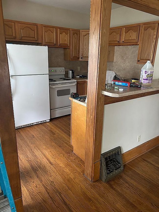 Additional photo 3 of property located at 2511 W Charles St