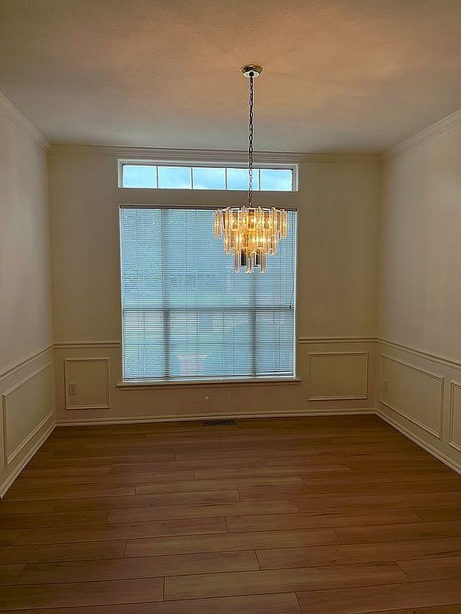 Additional photo 3 of property located at 1509 E Dover St