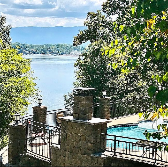 Photo of 433 Riverbend Dr, Dandridge, TN