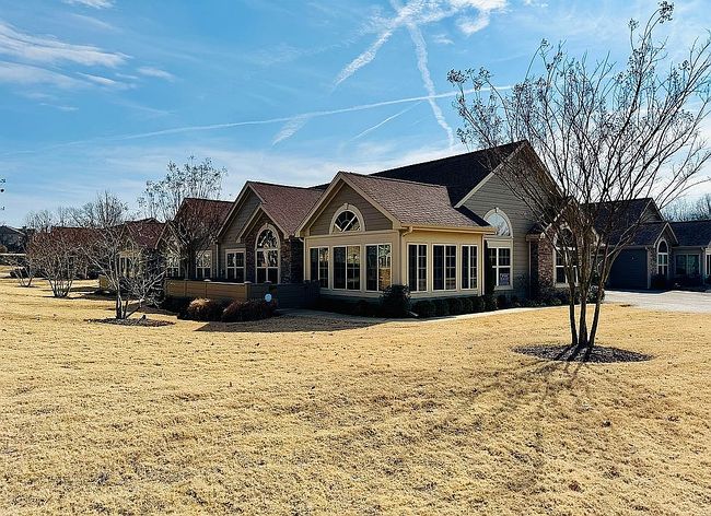 Image of 1616 W Southfield Cir