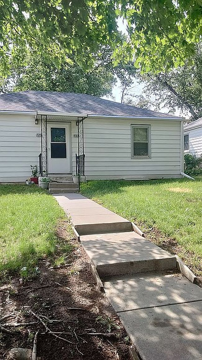 Photo of 745 S 45th St, Lincoln, NE