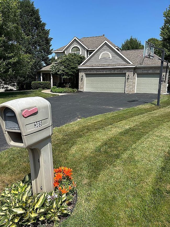 Photo of 385 Town Road Trl, Holland, MI