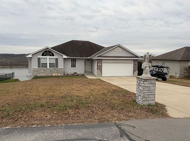 Photo of 22732 Lake Ridge Dr