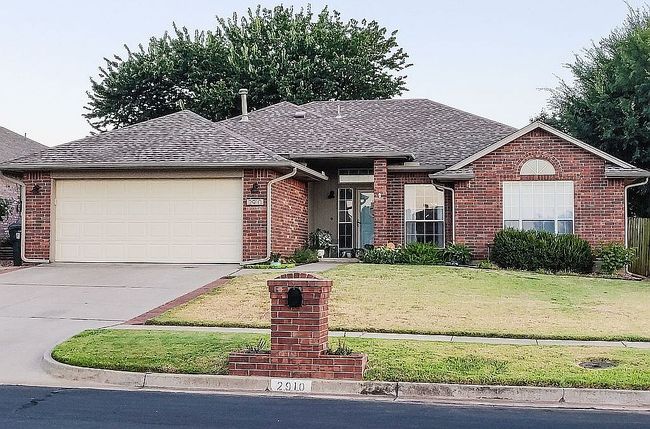2910 Sandstone Cir, Norman, OK