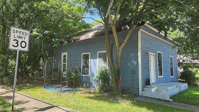Photo of 200 W Washington St, Clarksville, TX