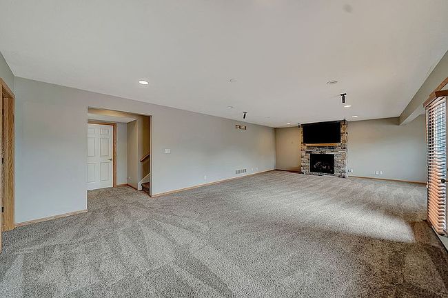 Photo of 5000 Country Hill Rd, Lincoln, NE