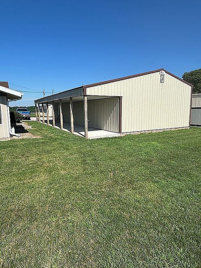Photo of 707 S Chicago St, Rossville, IL