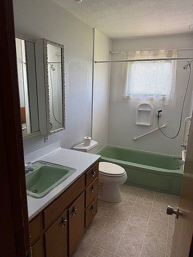 Image of 425 28th St Nw