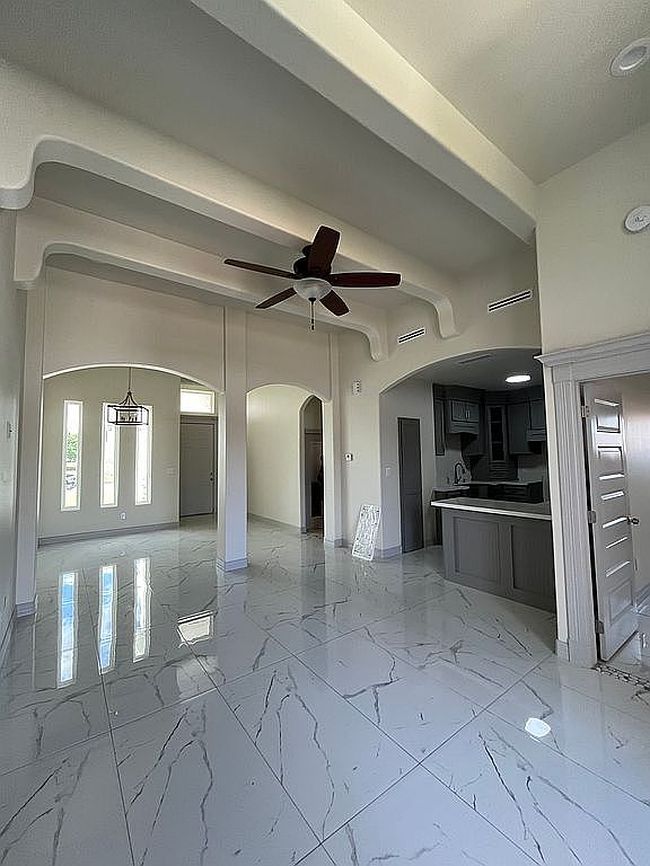 Photo of 100 W 10th St, Los Fresnos, TX