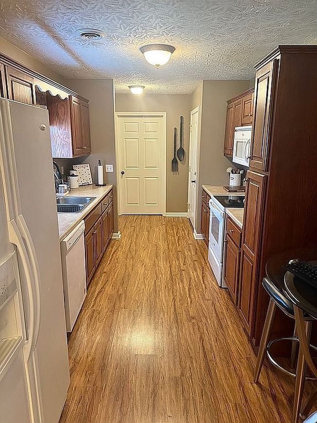 Image of 1172 Red Fern Rd