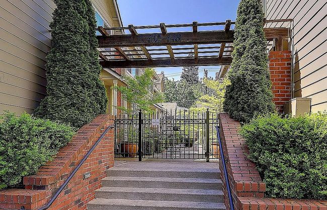 Photo of 444 5th St