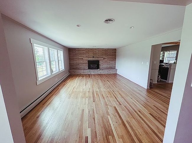 Photo of 281 Grove Heights Rd, Berkeley Springs, WV
