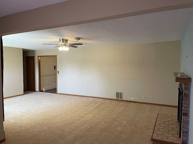 Photo of 1901 Whittier Rd #2, Hays, KS