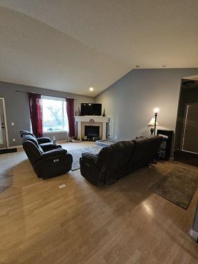 Additional photo 3 of property located at 1708 E Canterbury Dr