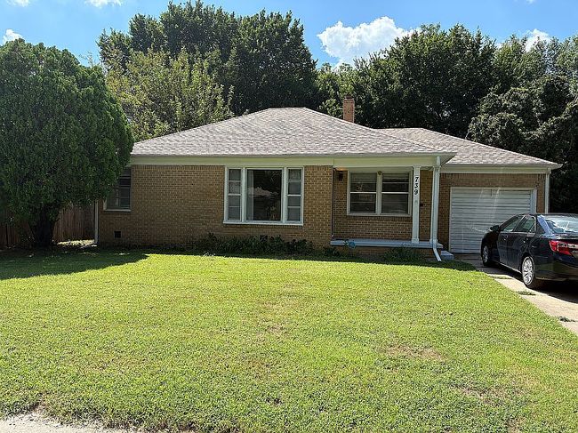 Additional photo 1 of property located at 739 S Dellrose Ave