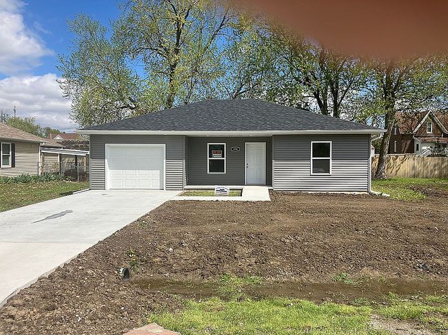 Image of 810 N Adams St