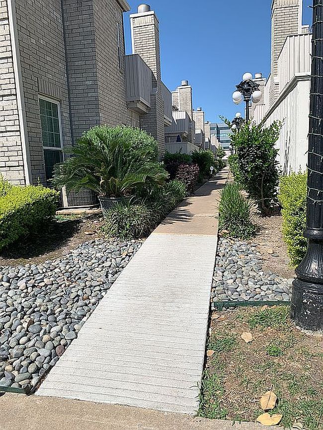 Image of 3800 Tanglewilde St Apt 909