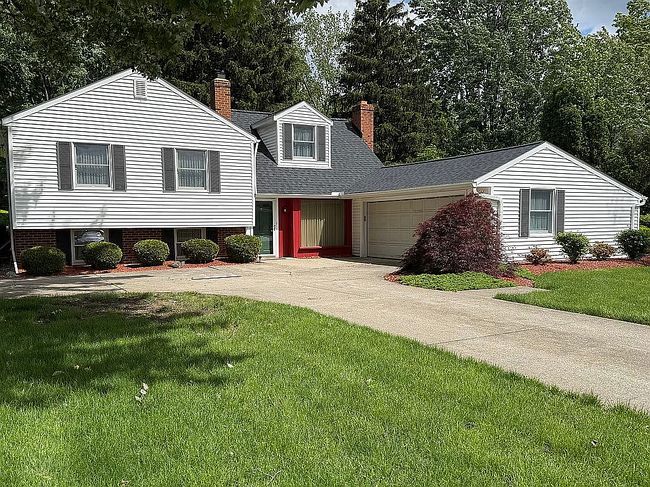 Photo of 3115 Bradley Rd, Westlake, OH