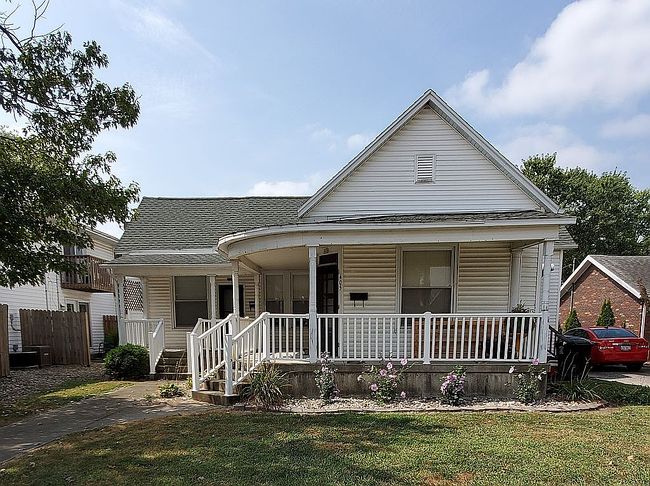 Photo of 403 & 405 N 4th St, Effingham, IL
