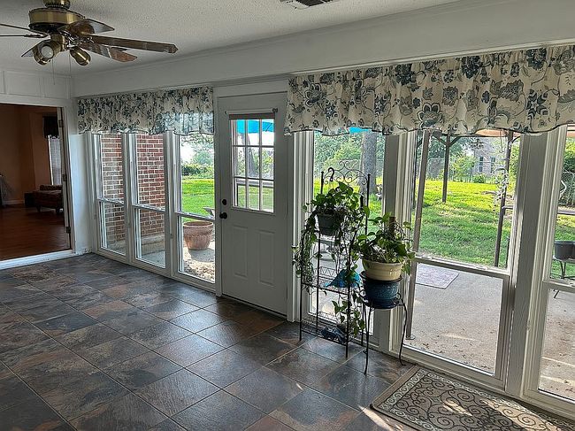 Image of 6411 Beachview Dr