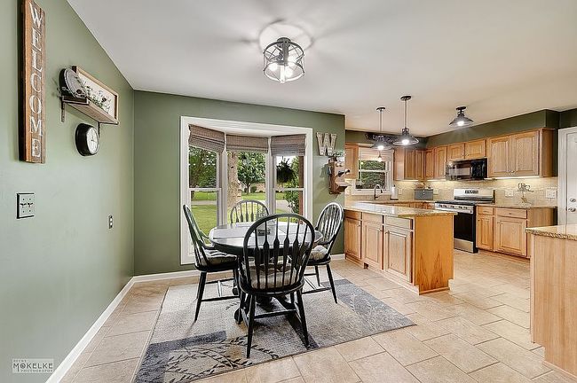 Photo of 1211 Prairie Ln, Yorkville, IL
