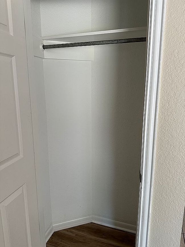 Photo of 102 Planters Dr, Victoria, TX
