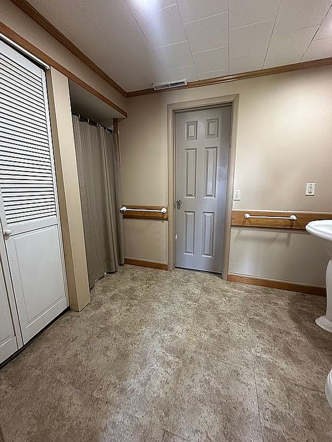 Additional photo 3 of property located at 212 N Lincoln St