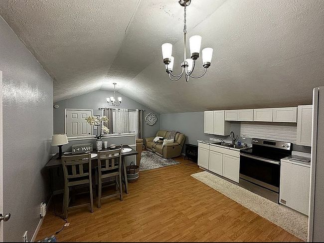 Image of 85 White Oak Ln