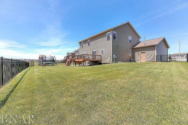 Photo of 1525 Stoneroller Cir, Bloomington, IL
