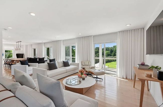 Preview of property located at 33 Morris Cove Ln