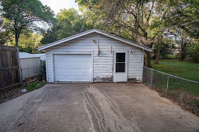 Image of 3317 Mitchell Rd