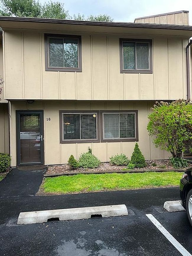 Photo of 16 Hudson Heights Dr, Poughkeepsie, NY