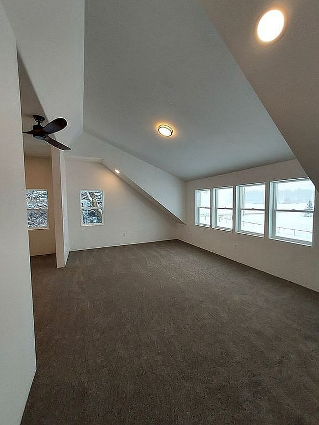 Image of 1380 Lower Valley Rd