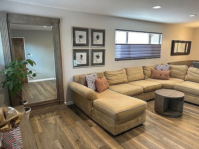 Additional photo 2 of property located at 5658 E Linden St