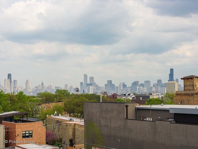 Image of 1728 N Damen Ave