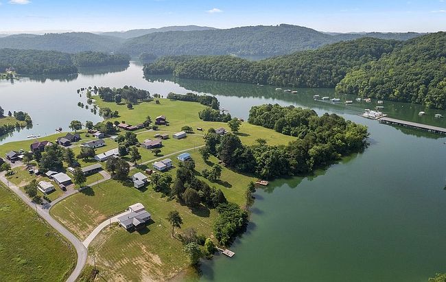Photo of 175 Lakeview Cir, Sharps Chapel, TN