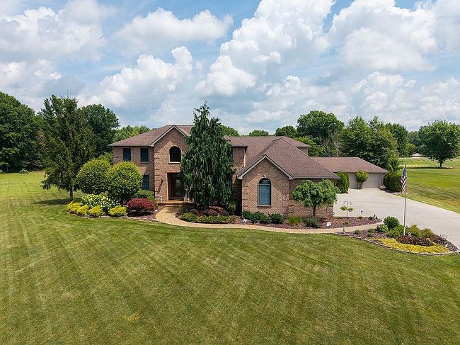 Photo of 950 Country Manor Dr, North Lima, OH