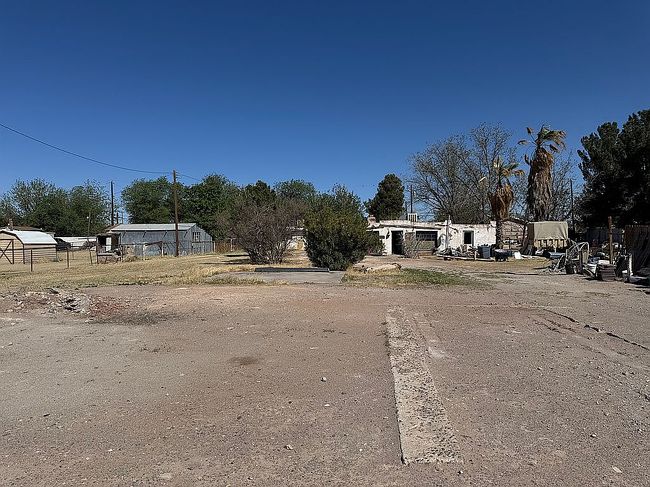 Additional photo 2 of property located at 525 Center Way