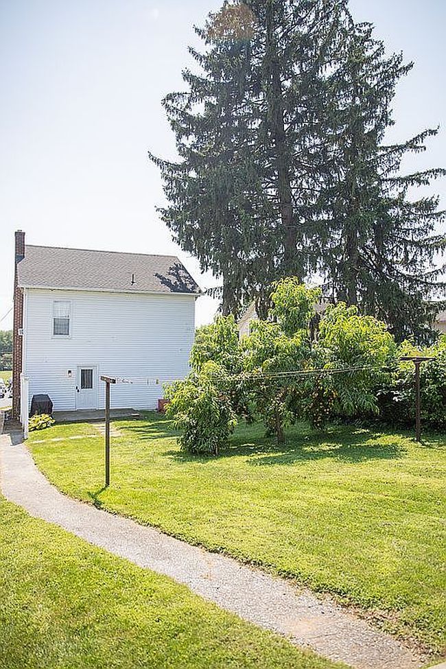 Photo of 1232 Heidelberg Ave, Newmanstown, PA