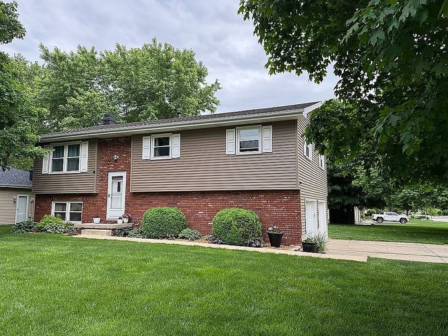 Photo of 395 Loma Dr, Forsyth, IL