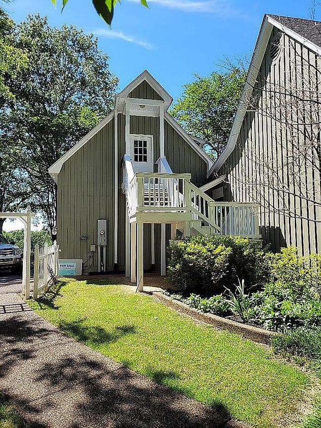 Image of 450 Cherry Rd