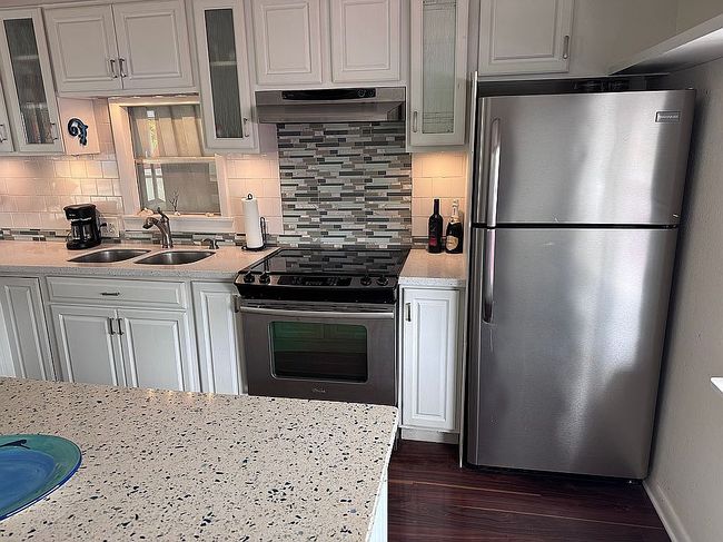 Photo of 81648 Overseas Hwy #17, Islamorada, FL