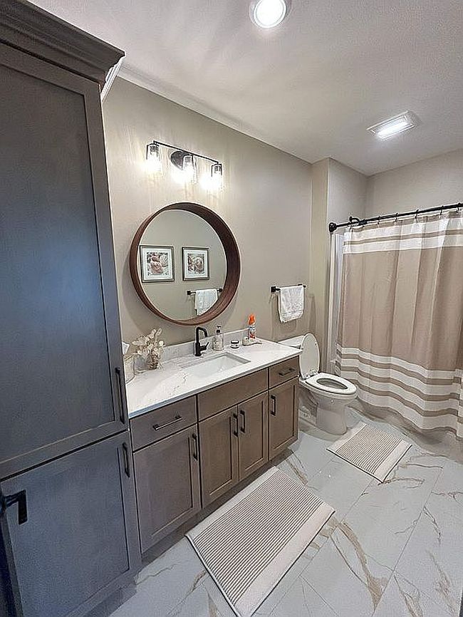 Photo of 932 Long Dr, Solon, IA