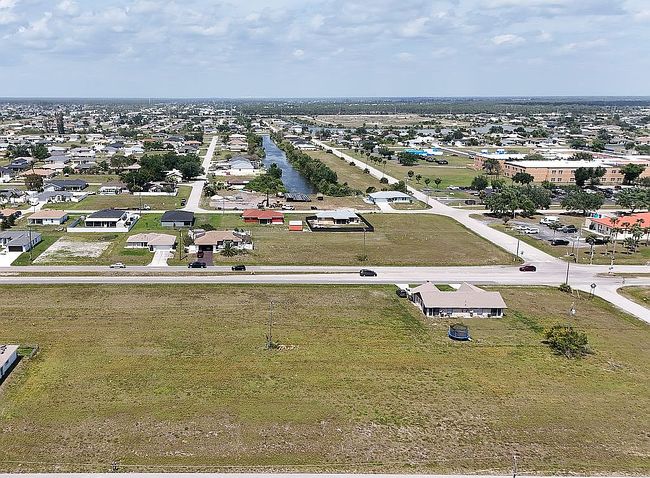 Photo of 1005 Ne 15th Ln, Cape Coral, FL