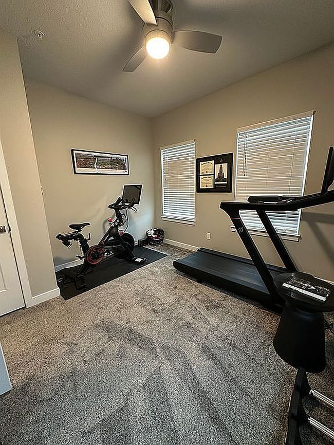 Photo of 1050 Adair Ave, Valencia, PA