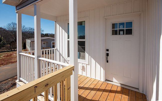 Photo of 108 N Gemstone Ave, Franklin, NC