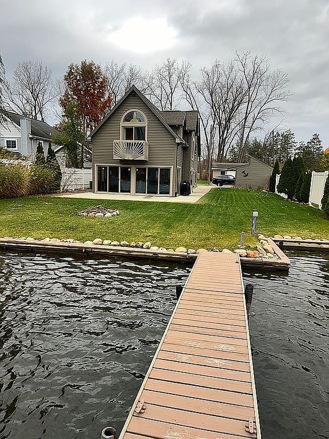 Photo of 8065 S Portage Rd, Jackson, MI
